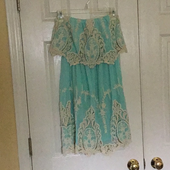 Beautiful Mint Green & creme lace strapless dress - Picture 2 of 4